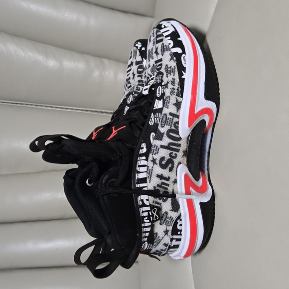 Jordan 36 (Customized Black Bottom) - Picture 2 of 8